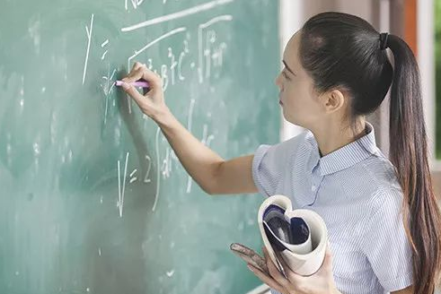 為什么四川教師資格證越來越難考,考的人卻只增不減?